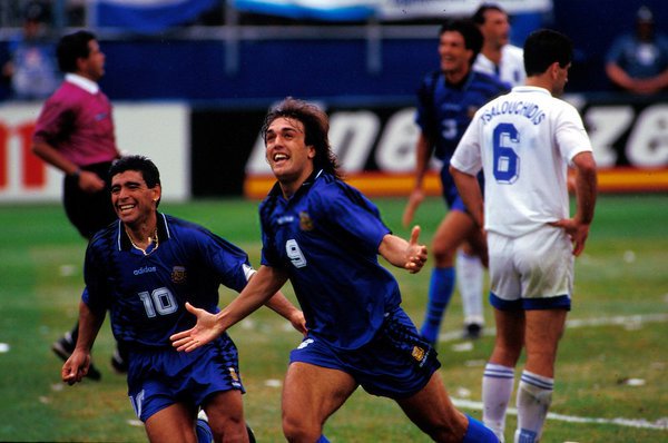 batistuta-et-maradona Gabriel Batistuta, le buteur au sang violet
