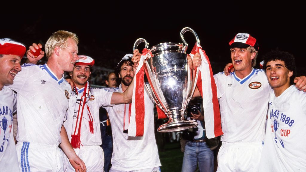 PSV-Eindhoven-1988-1024x576 Les clubs qui ont réalisé le triplé